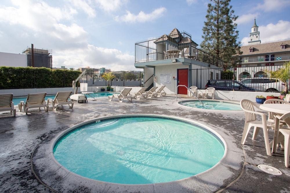 Castle Inn And Suites Anaheim Exteriér fotografie
