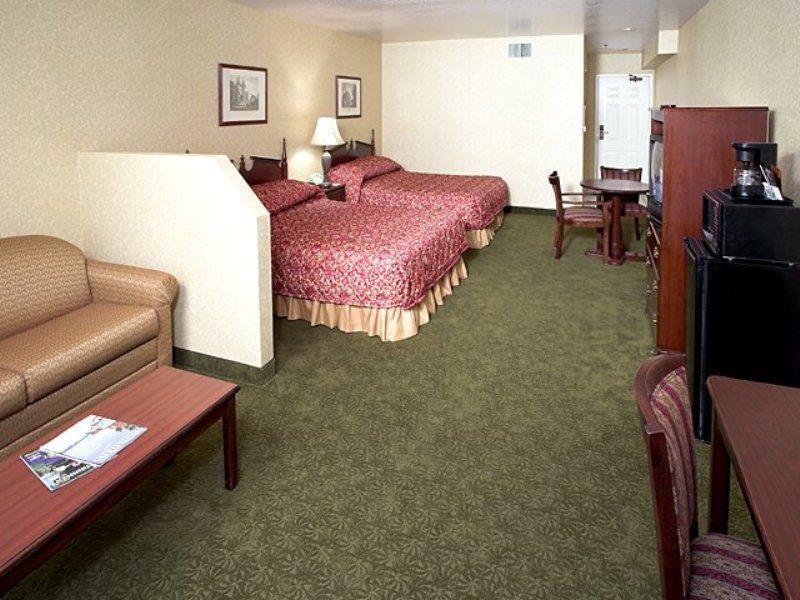 Castle Inn And Suites Anaheim Exteriér fotografie