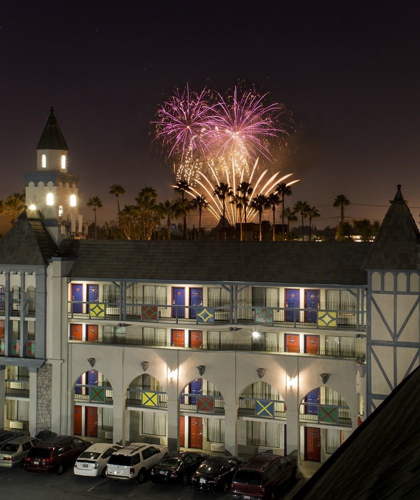 Castle Inn And Suites Anaheim Exteriér fotografie